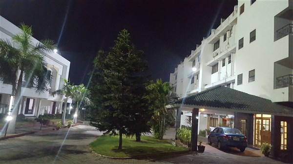 Gayathri Hotels Tiruppur Bagian luar foto